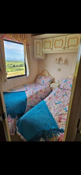 Gwel y mynydd Caravan